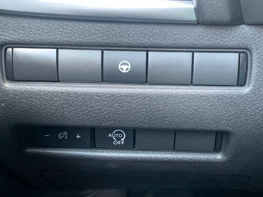 Used 2023 Nissan Rogue SV AWD/4WD image 23