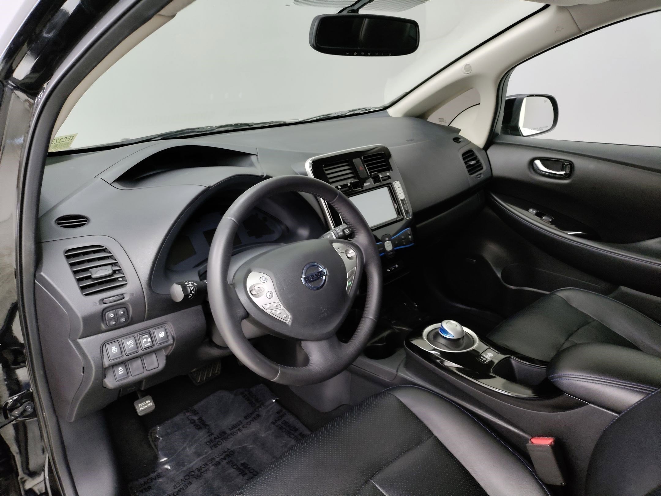 Used 2015 Nissan Leaf SL w/ Premium Package image 15