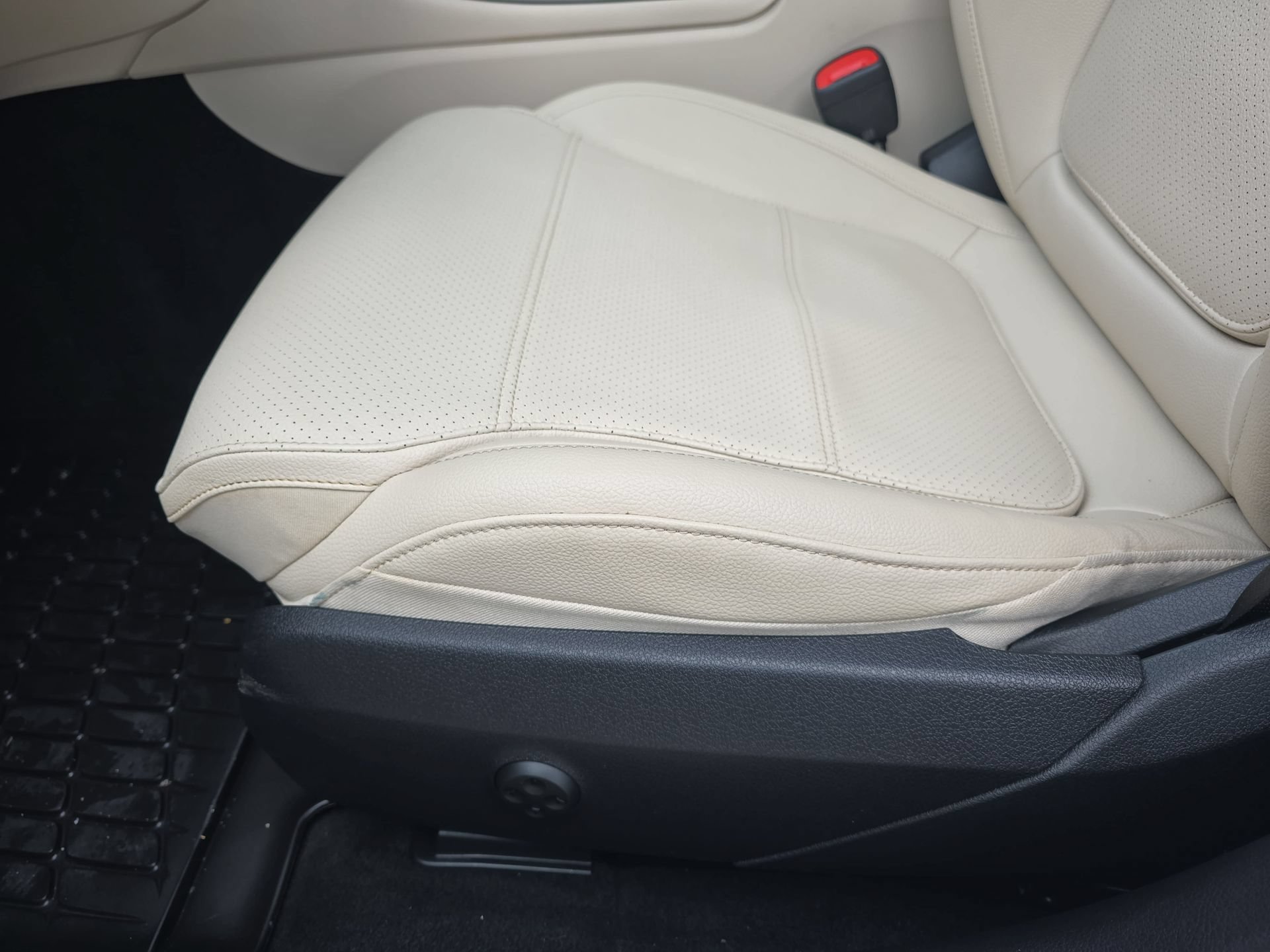 Certified 2023 Mercedes-Benz C 300 4MATIC Sedan image 27