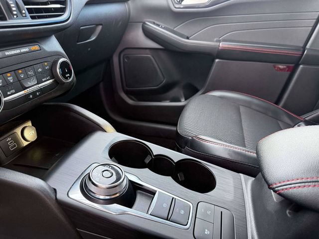 Used 2025 Ford Escape ST-Line FWD image 29