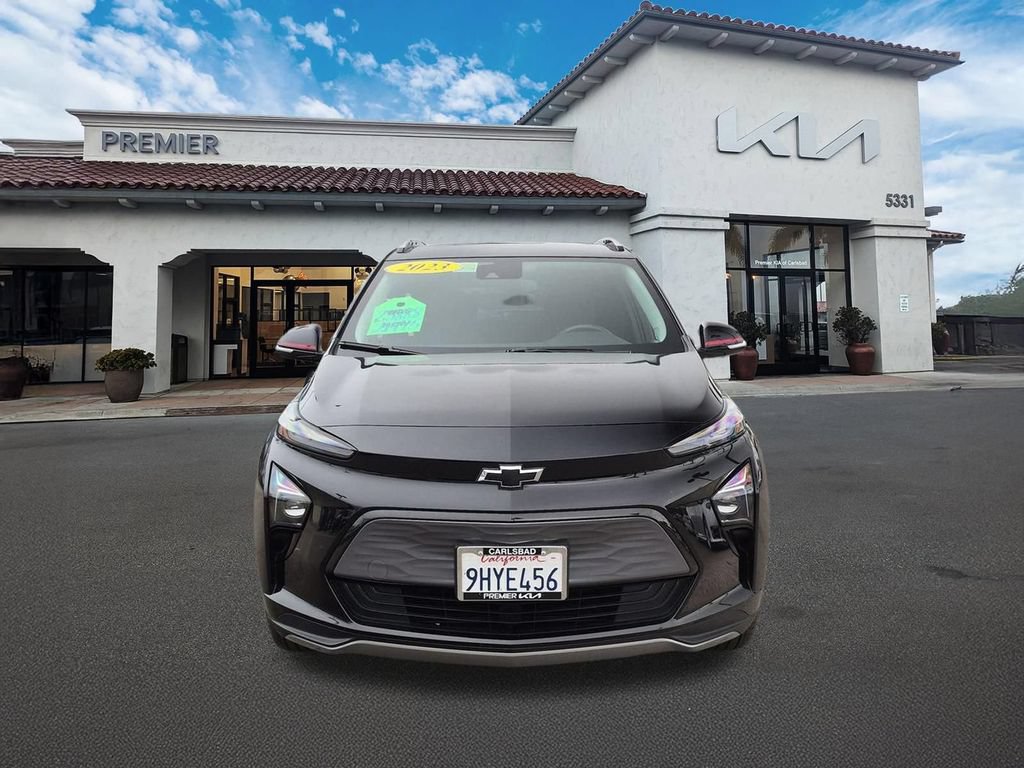Used 2023 Chevrolet Bolt EUV LT w/ Redline Edition FWD image 3