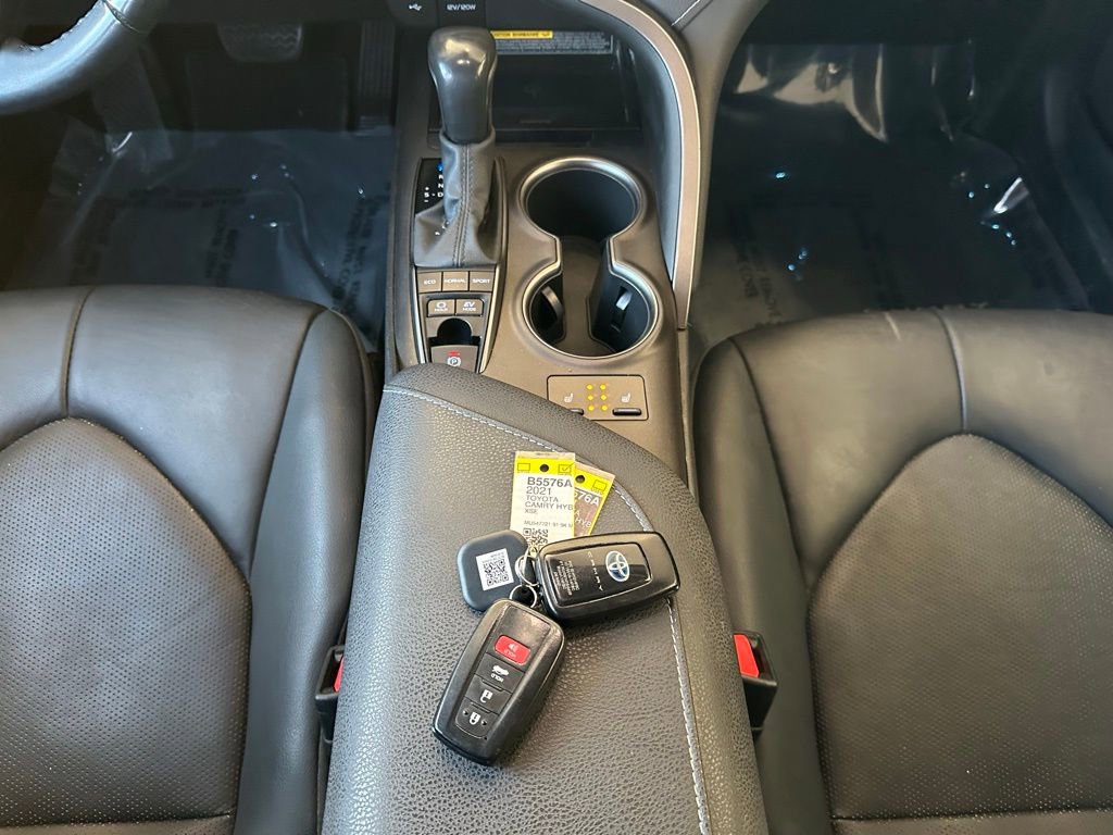 Used 2021 Toyota Camry XSE w/ Cold Weather Package image 21