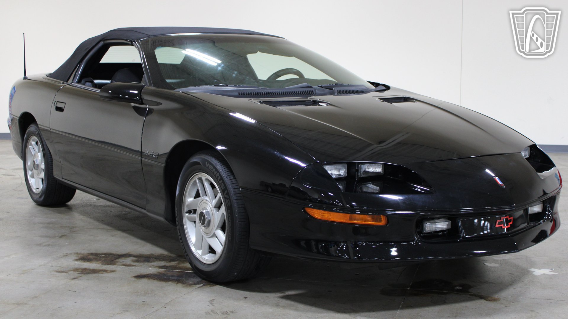 Used 1995 Chevrolet Camaro Z28 RWD image 2