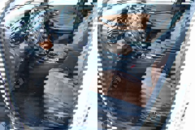 Used 2021 Buick Encore GX Essence image 15