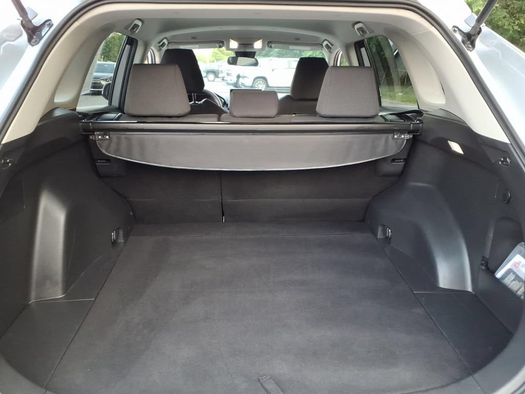 Used 2025 Toyota RAV4 XLE FWD image 20