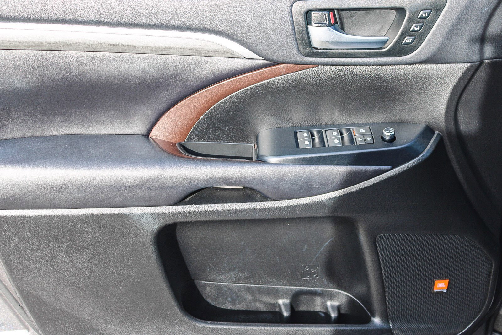 Used 2019 Toyota Highlander Limited Platinum image 21