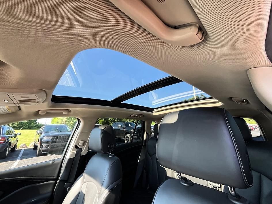 Used 2017 Buick Envision Essence AWD/4WD image 17