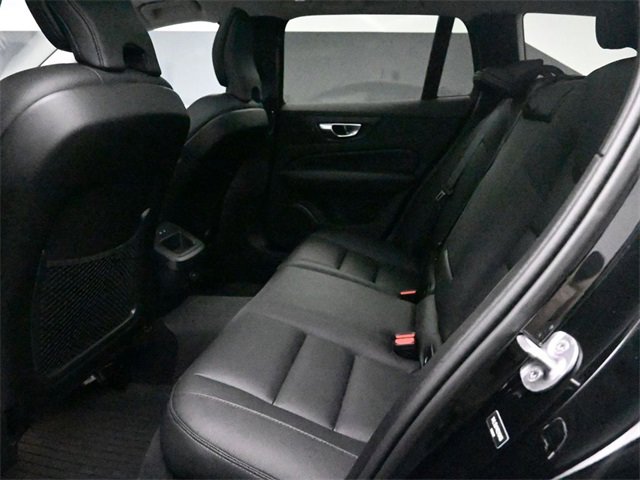 Used 2024 Volvo V60 B5 Cross Country Plus image 18