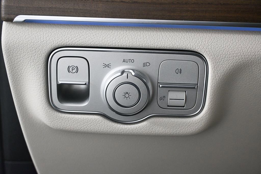 New 2026 Mercedes-Benz GLS 450 4MATIC image 9
