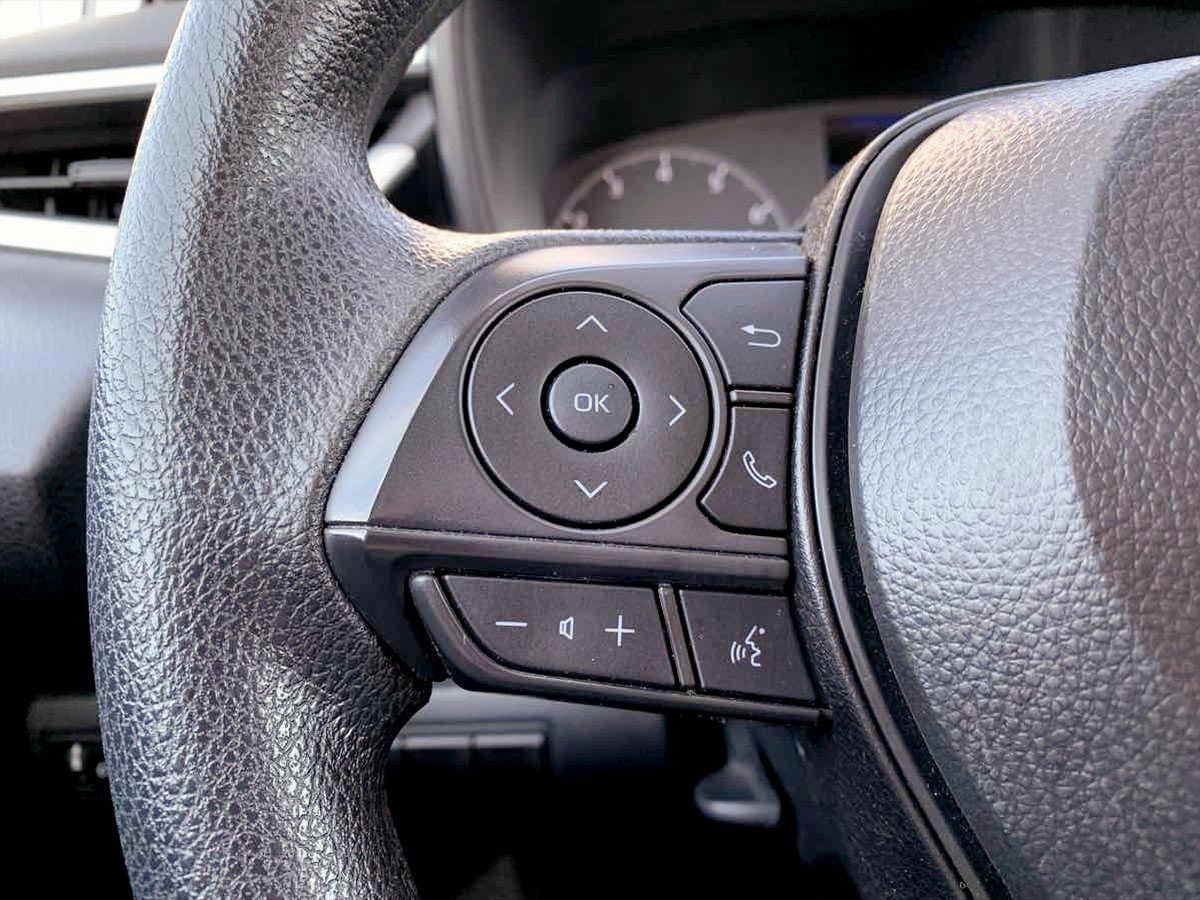 Used 2025 Toyota Corolla LE FWD image 21