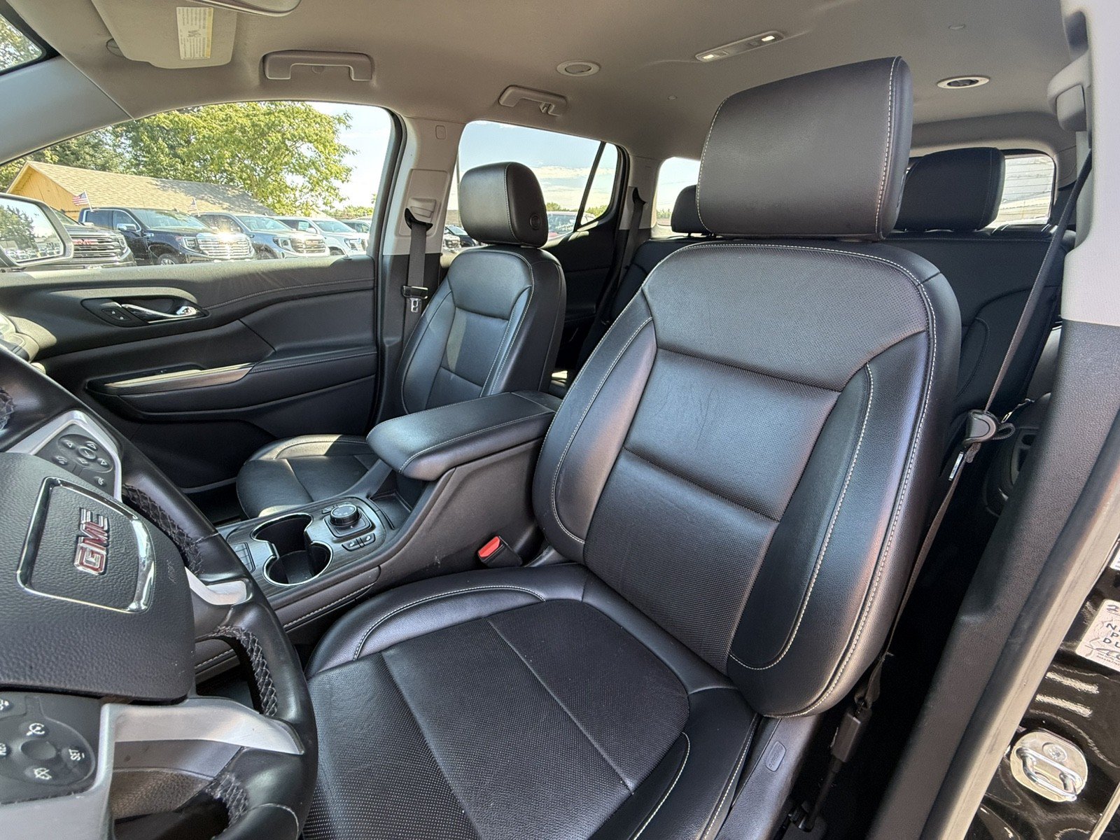 Used 2023 GMC Acadia SLT AWD/4WD image 9