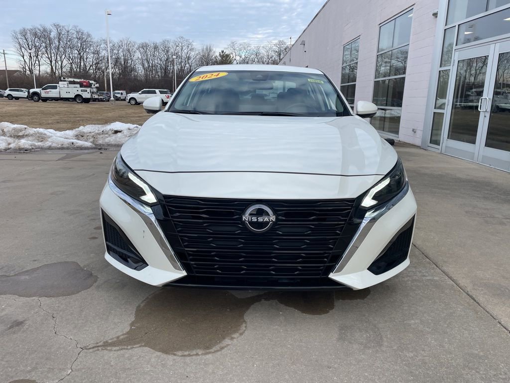 Used 2024 Nissan Altima 2.5 SL image 3