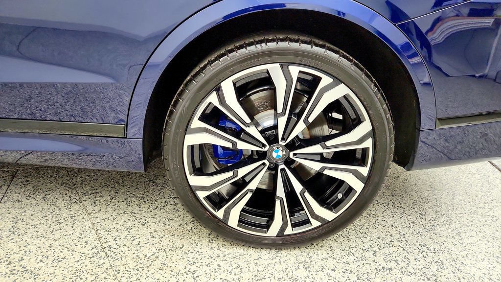 Used 2024 BMW X7 M60i w/ Executive Package AWD/4WD image 9
