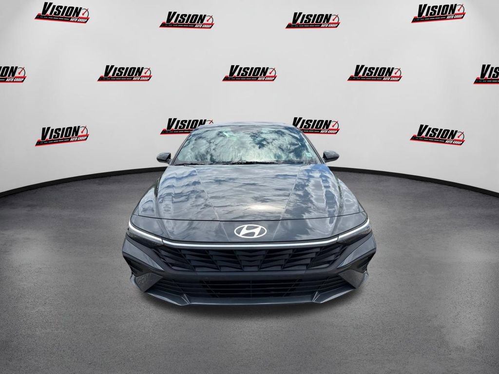 Certified 2025 Hyundai Elantra Sport image 2