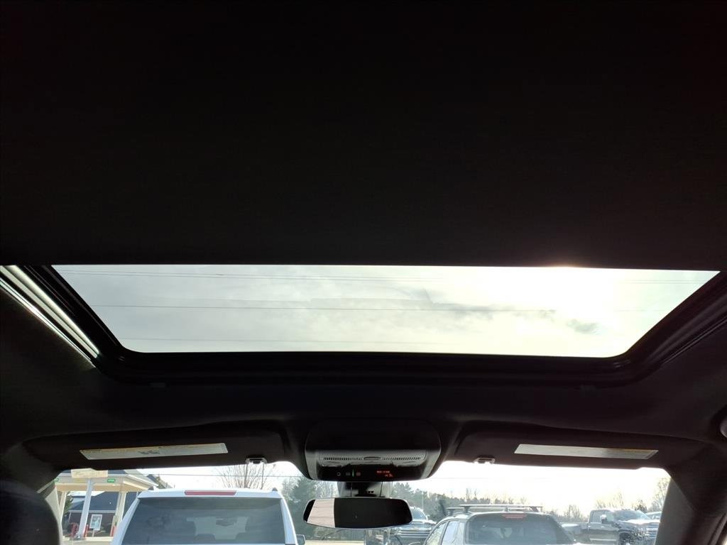 Used 2025 Cadillac XT5 Premium Luxury image 11