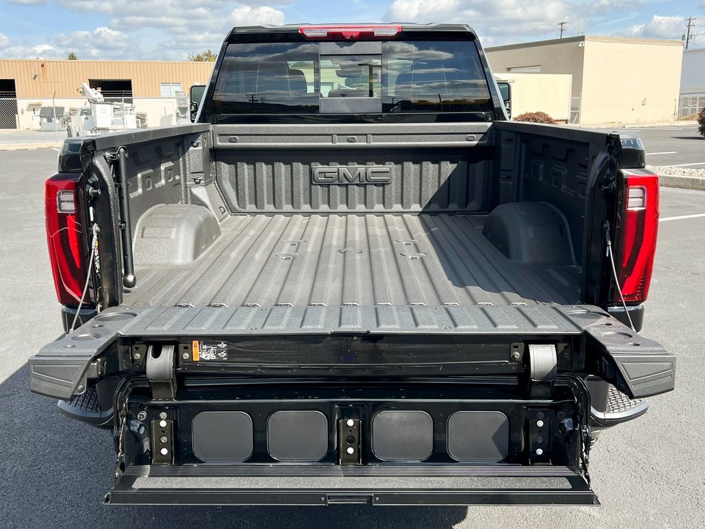 Used 2025 GMC Sierra 3500 Denali Ultimate image 14