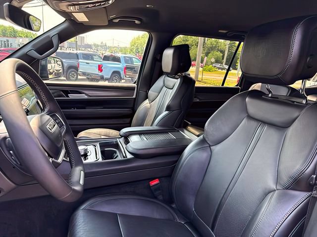 Used 2024 Jeep Wagoneer Series II AWD/4WD image 16