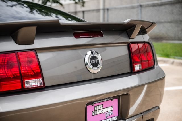 Used 2005 Ford Mustang GT Premium RWD image 31
