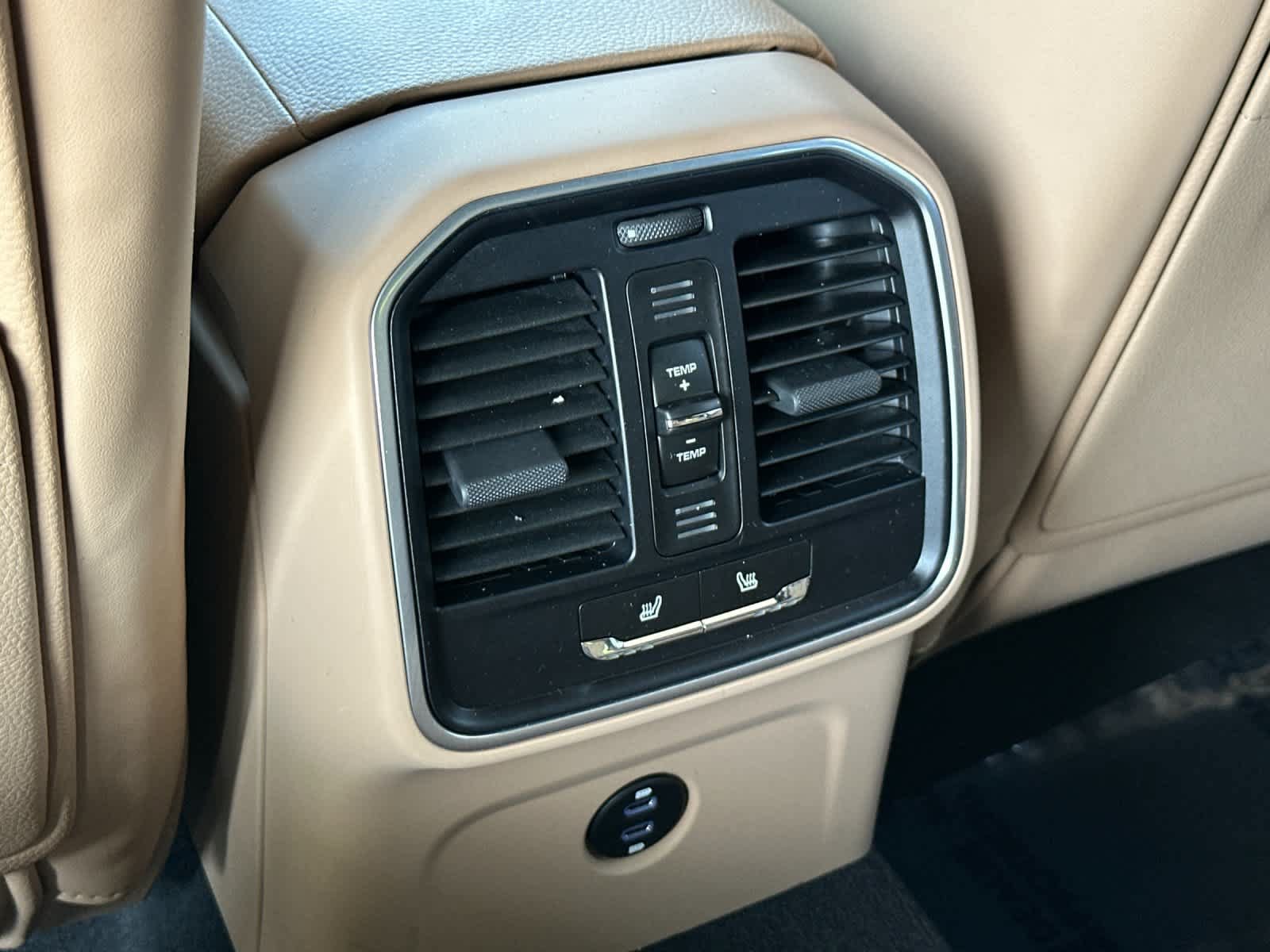 Certified 2026 Porsche Macan AWD/4WD image 14
