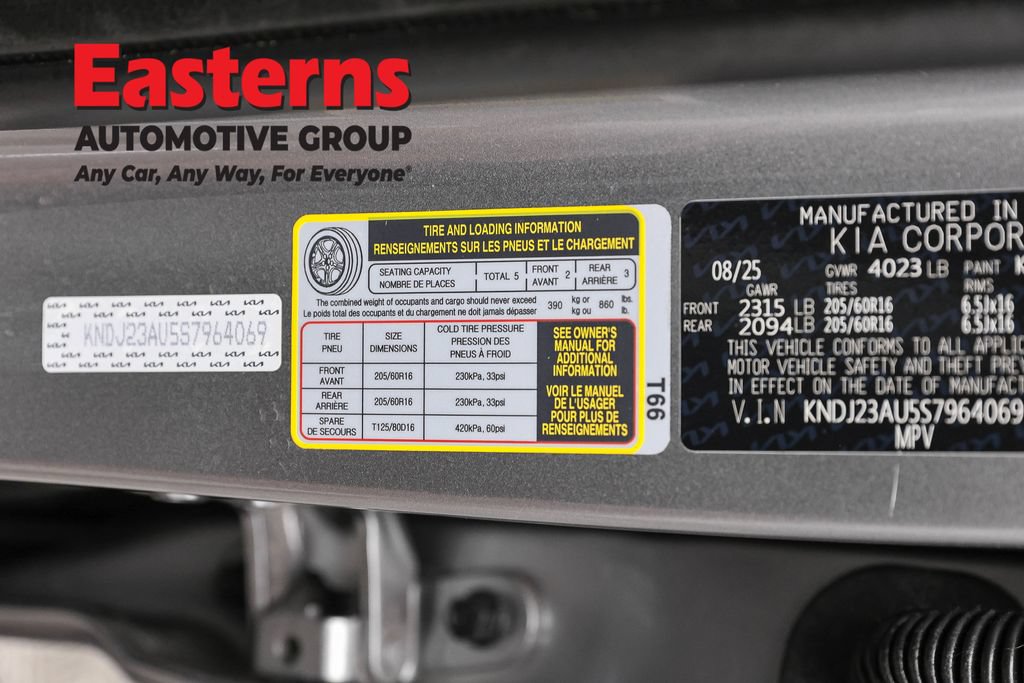 Used 2025 Kia Soul LX w/ LX Technology Package FWD image 34