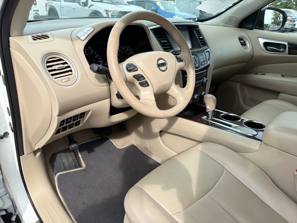 Used 2014 Nissan Pathfinder Platinum w/ Cargo Package FWD image 12
