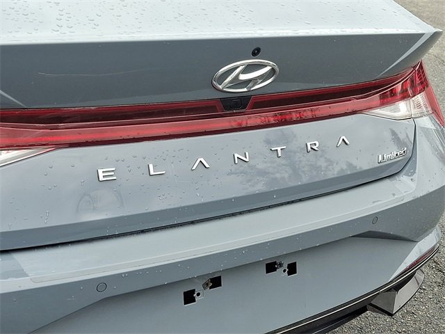 Used 2023 Hyundai Elantra Limited image 31