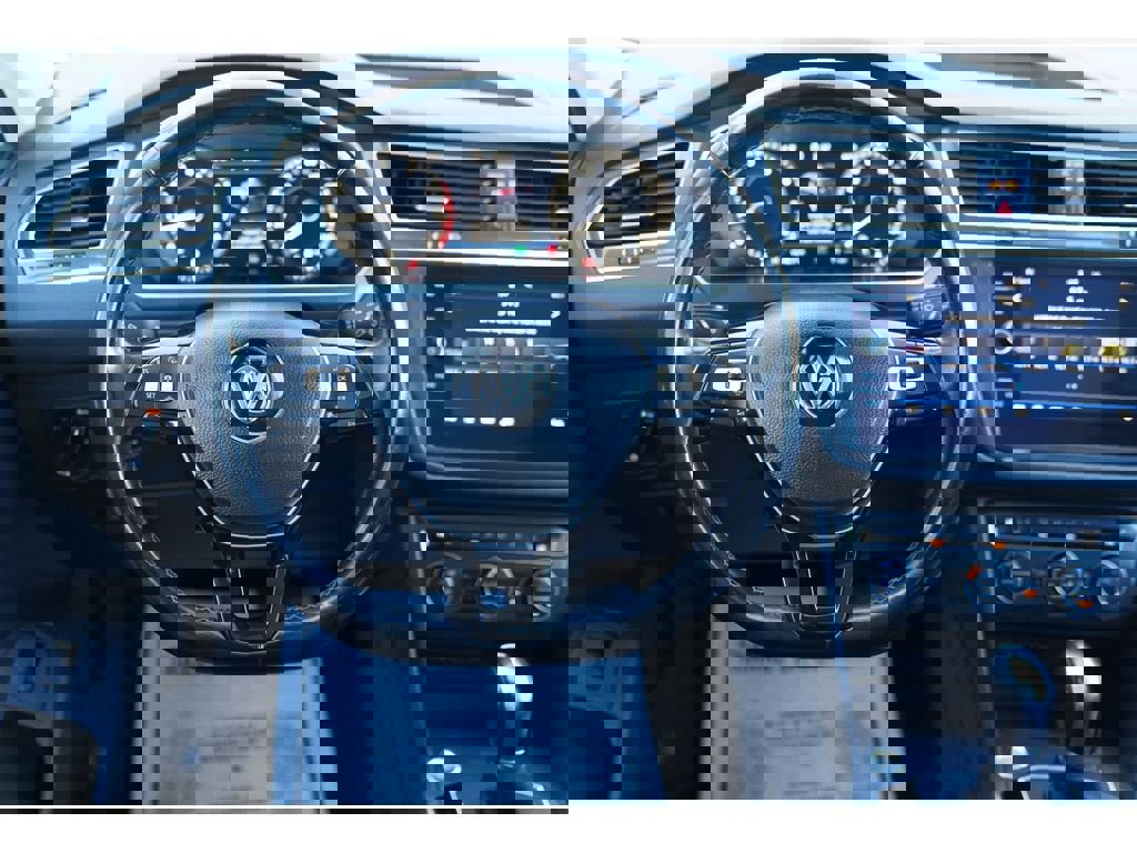 Used 2019 Volkswagen Tiguan SEL Premium w/ 3rd Row Seat Package image 16