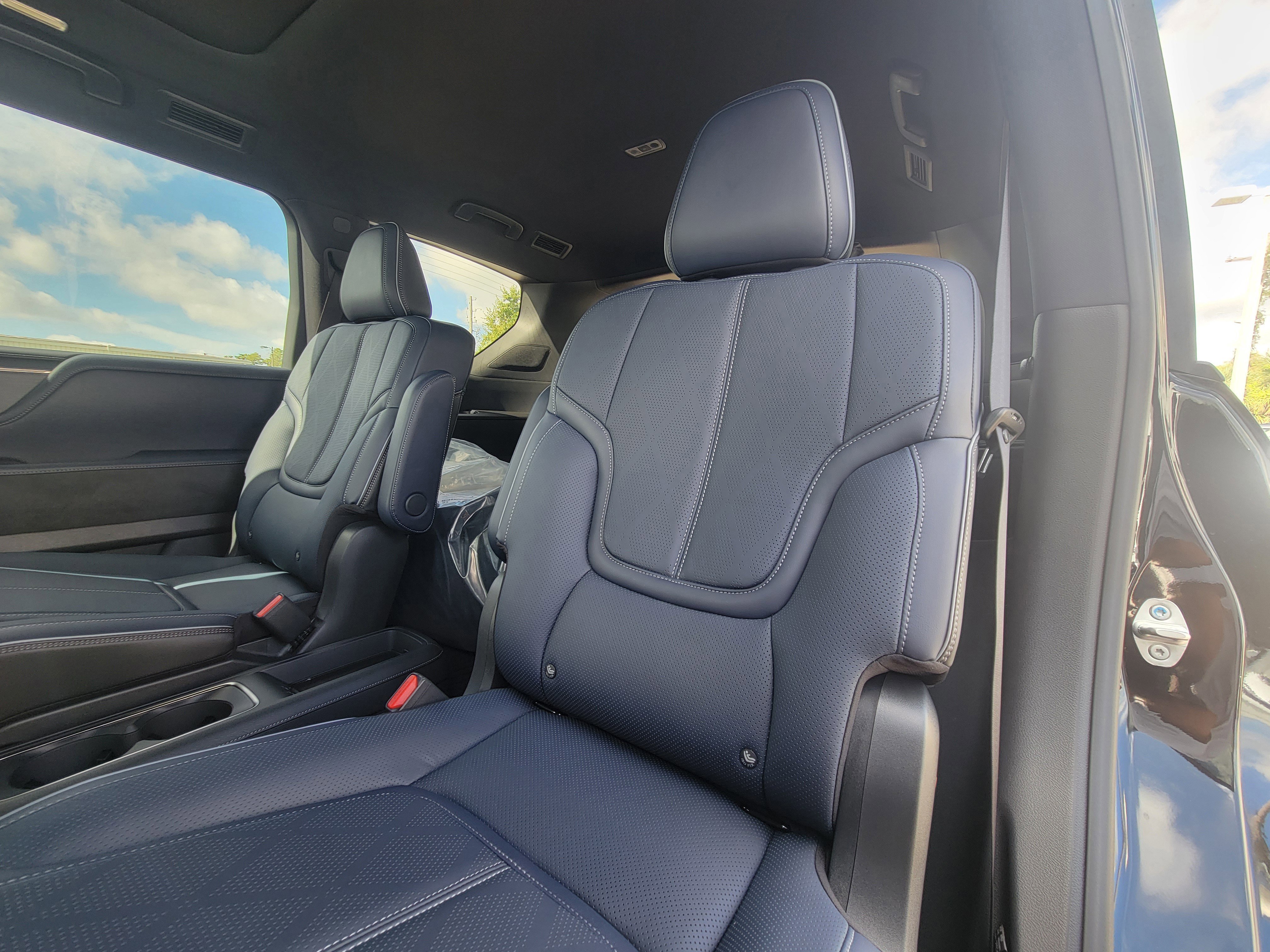 New 2026 INFINITI QX80 4WD image 11