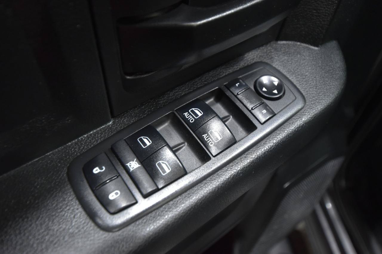 Used 2017 RAM 1500 Express w/ Express Value Package AWD/4WD image 16