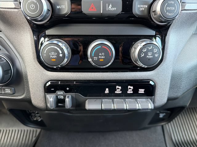 Used 2026 RAM 1500 Classic Warlock AWD/4WD image 14