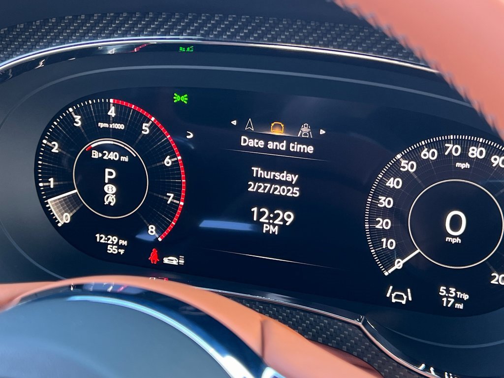 Certified 2025 Bentley Bentayga image 33