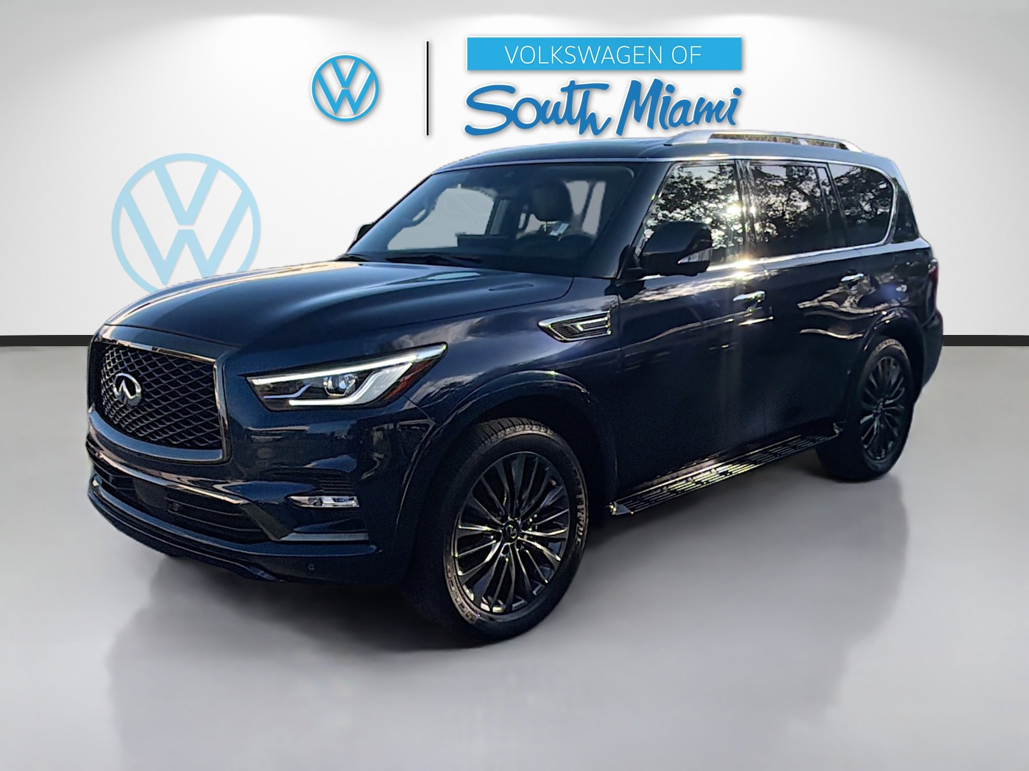 Used 2023 INFINITI QX80 Premium Select w/ Cargo Package RWD image 3
