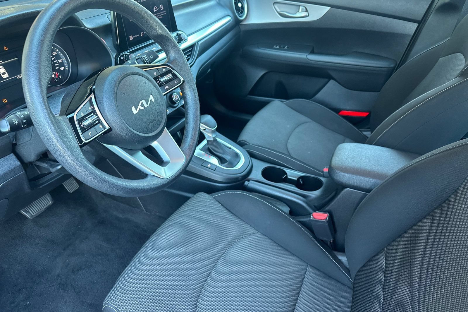 Used 2024 Kia Forte LXS FWD image 9