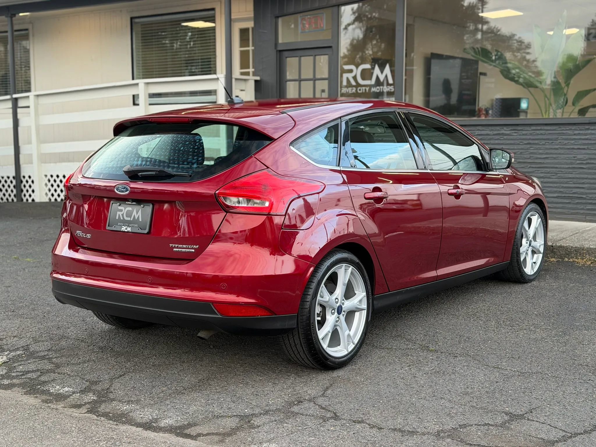 Used 2016 Ford Focus Titanium FWD image 5