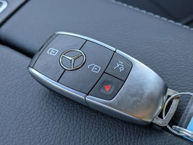 New 2026 Mercedes-Benz GLB 250 image 32