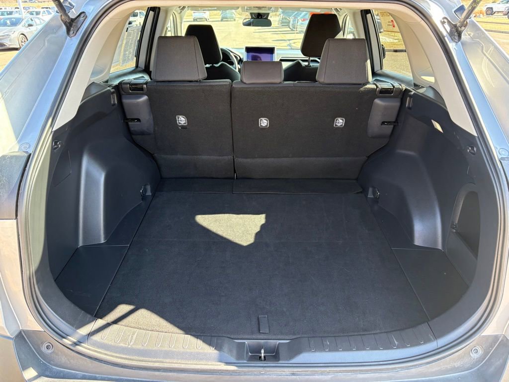 Certified 2025 Toyota RAV4 LE AWD/4WD image 6
