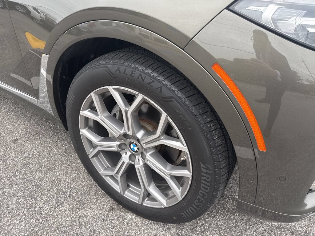 Used 2020 BMW X7 xDrive40i w/ Premium Package AWD/4WD image 7