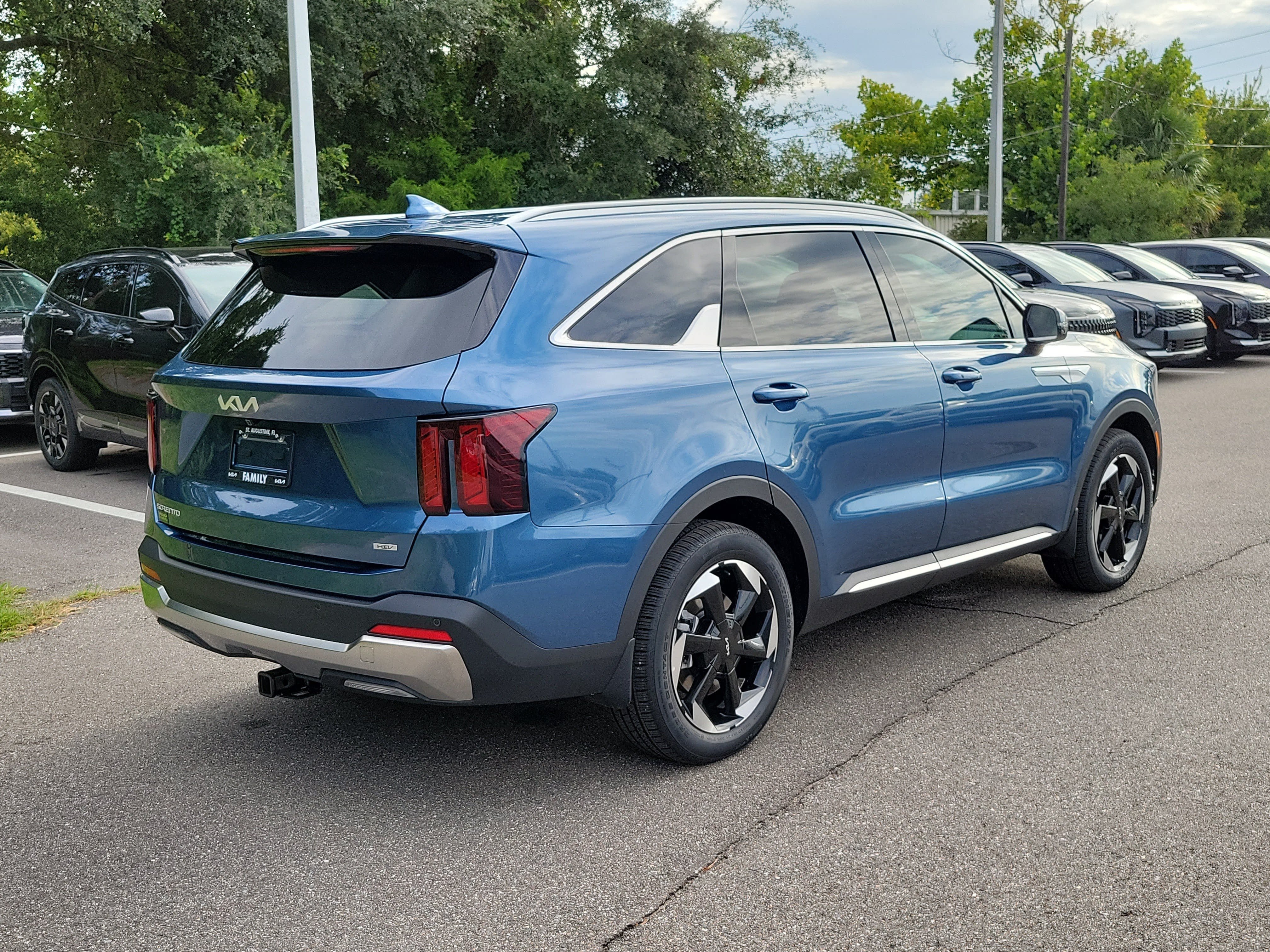 Certified 2025 Kia Sorento EX FWD image 6