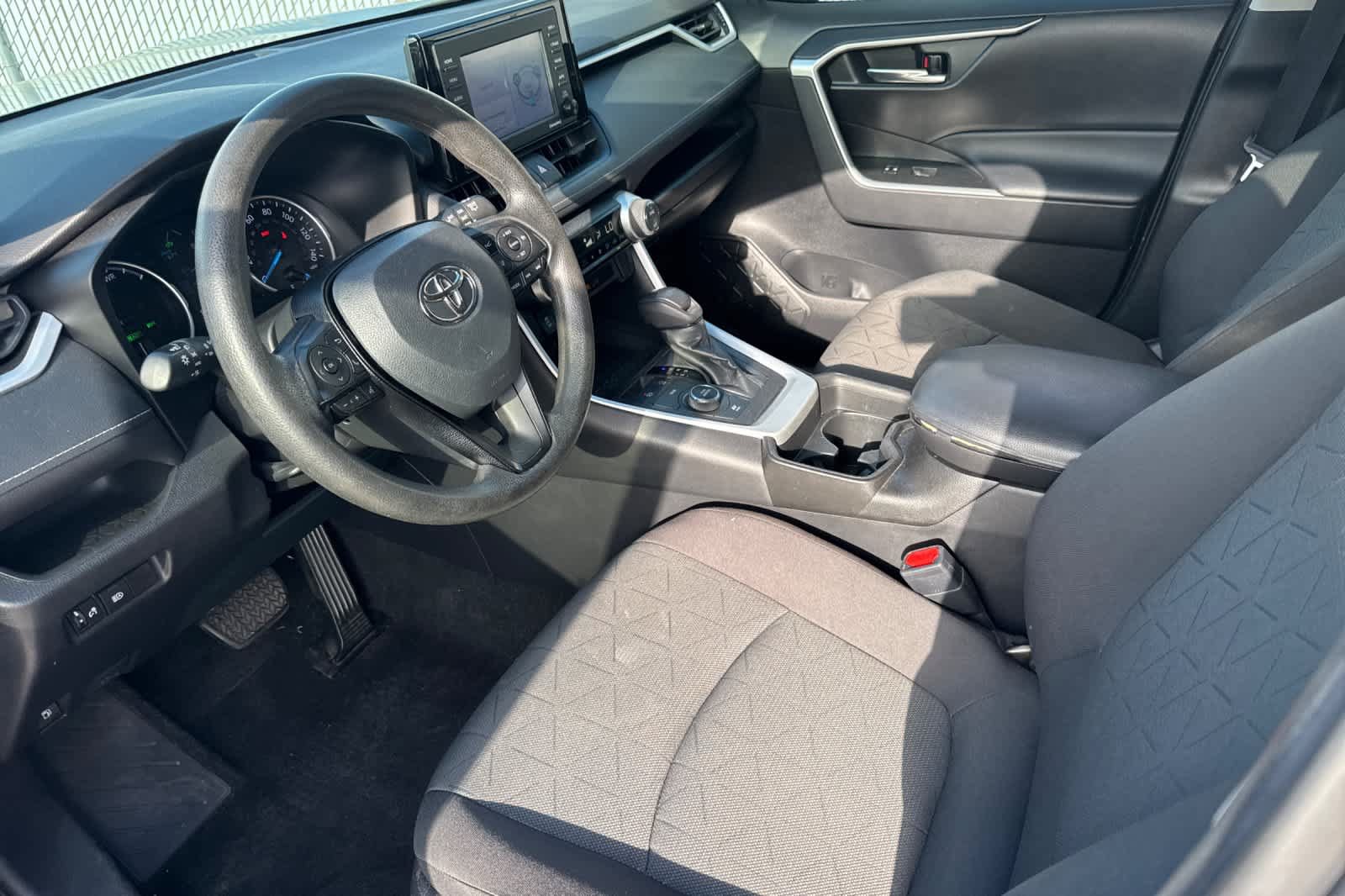 Used 2021 Toyota RAV4 XLE AWD/4WD image 9