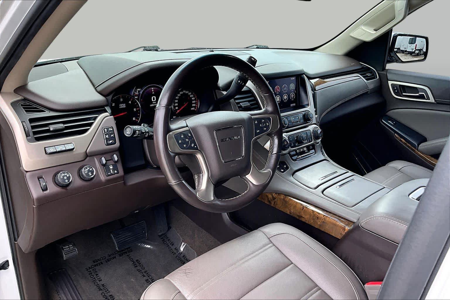 Used 2016 GMC Yukon Denali w/ Open Road Package AWD/4WD image 16