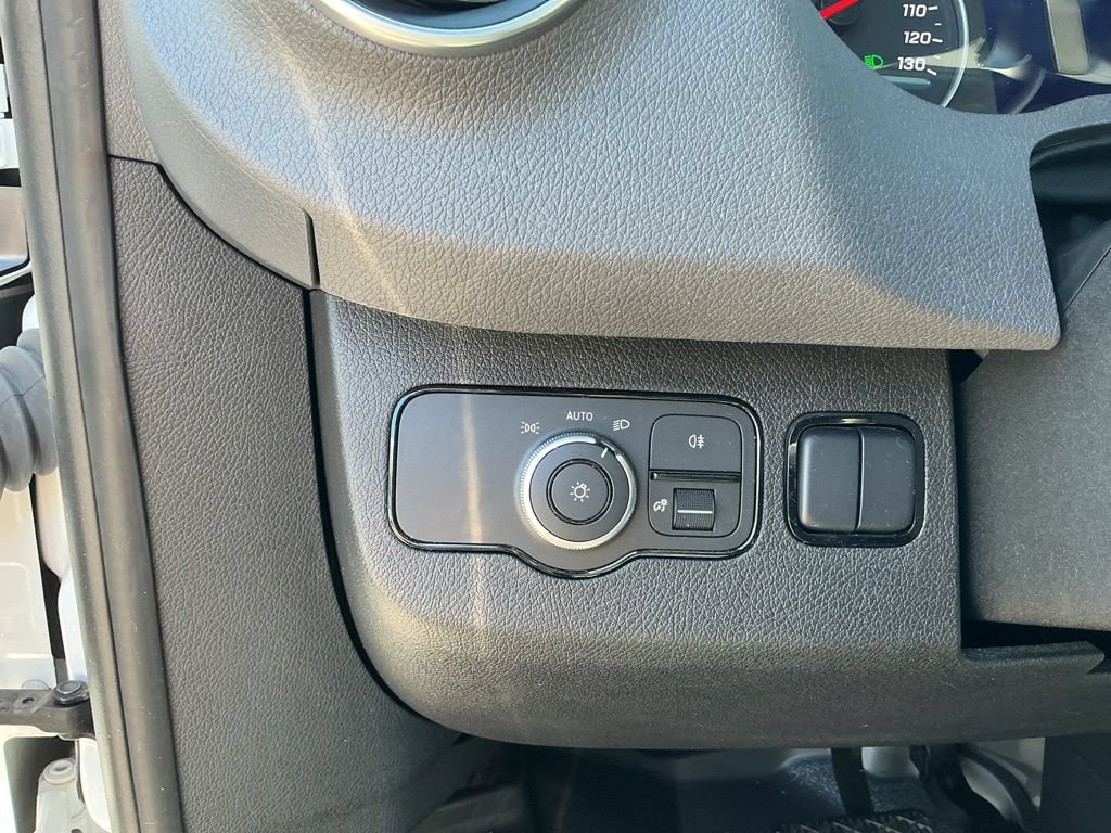 Used 2025 Mercedes-Benz Sprinter 4500 image 15