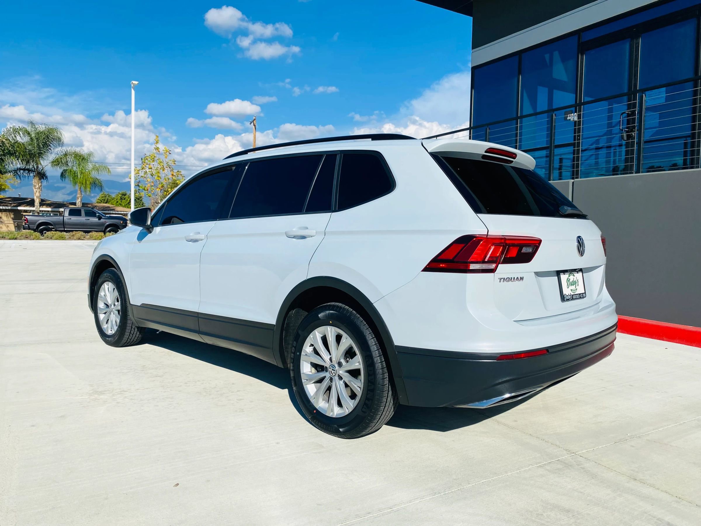 Used 2019 Volkswagen Tiguan S image 2
