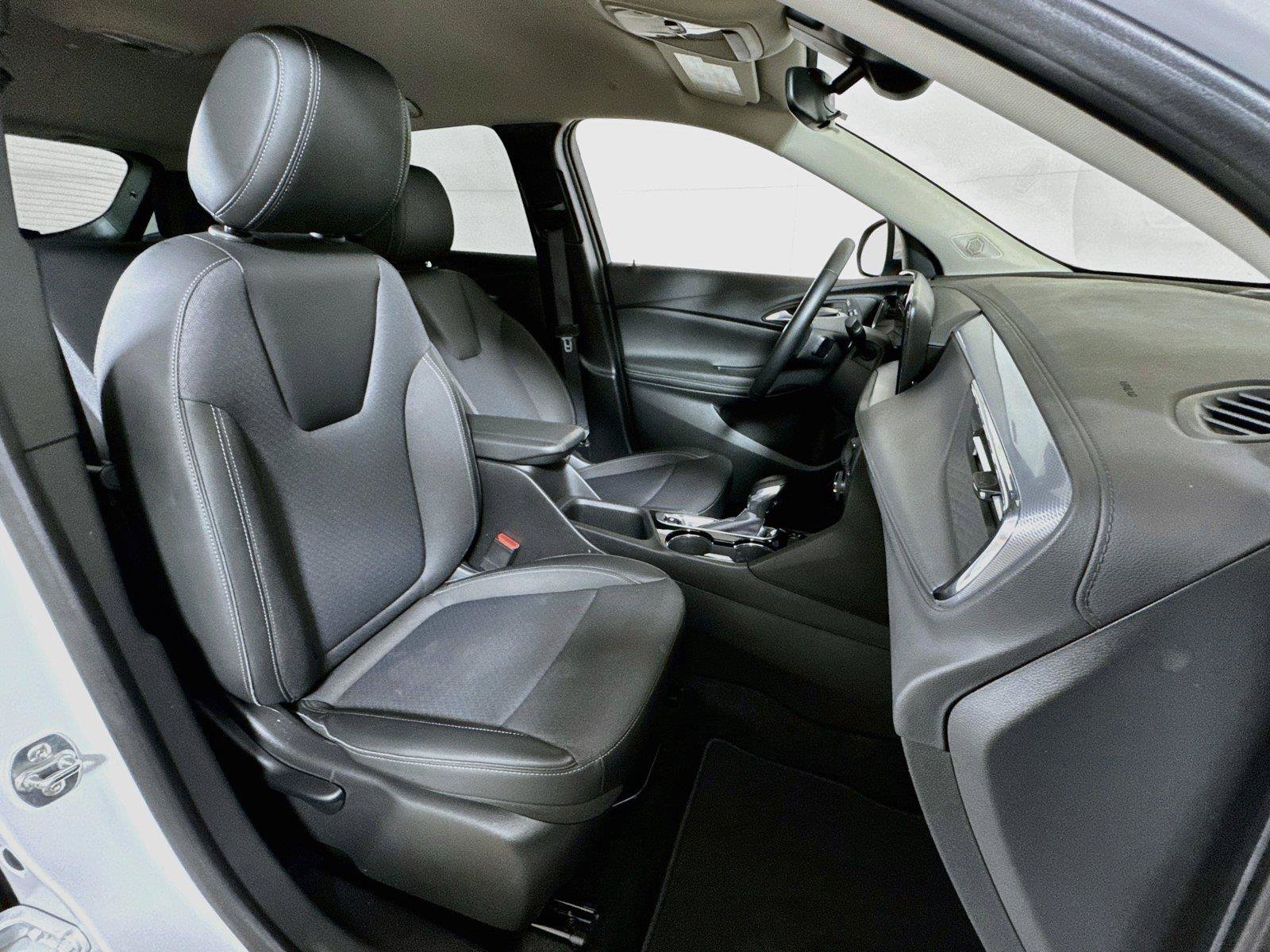 Certified 2025 Buick Encore GX Preferred FWD image 24
