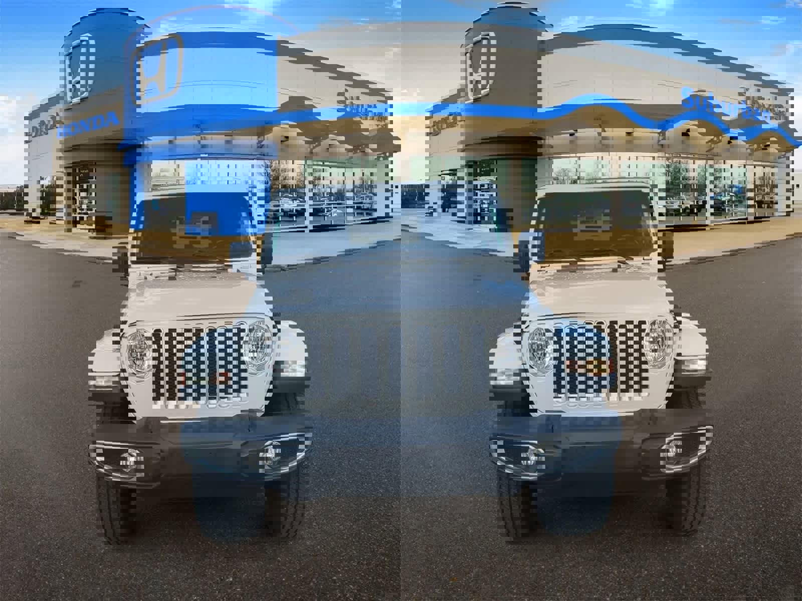 Used 2020 Jeep Wrangler Unlimited Sahara image 3