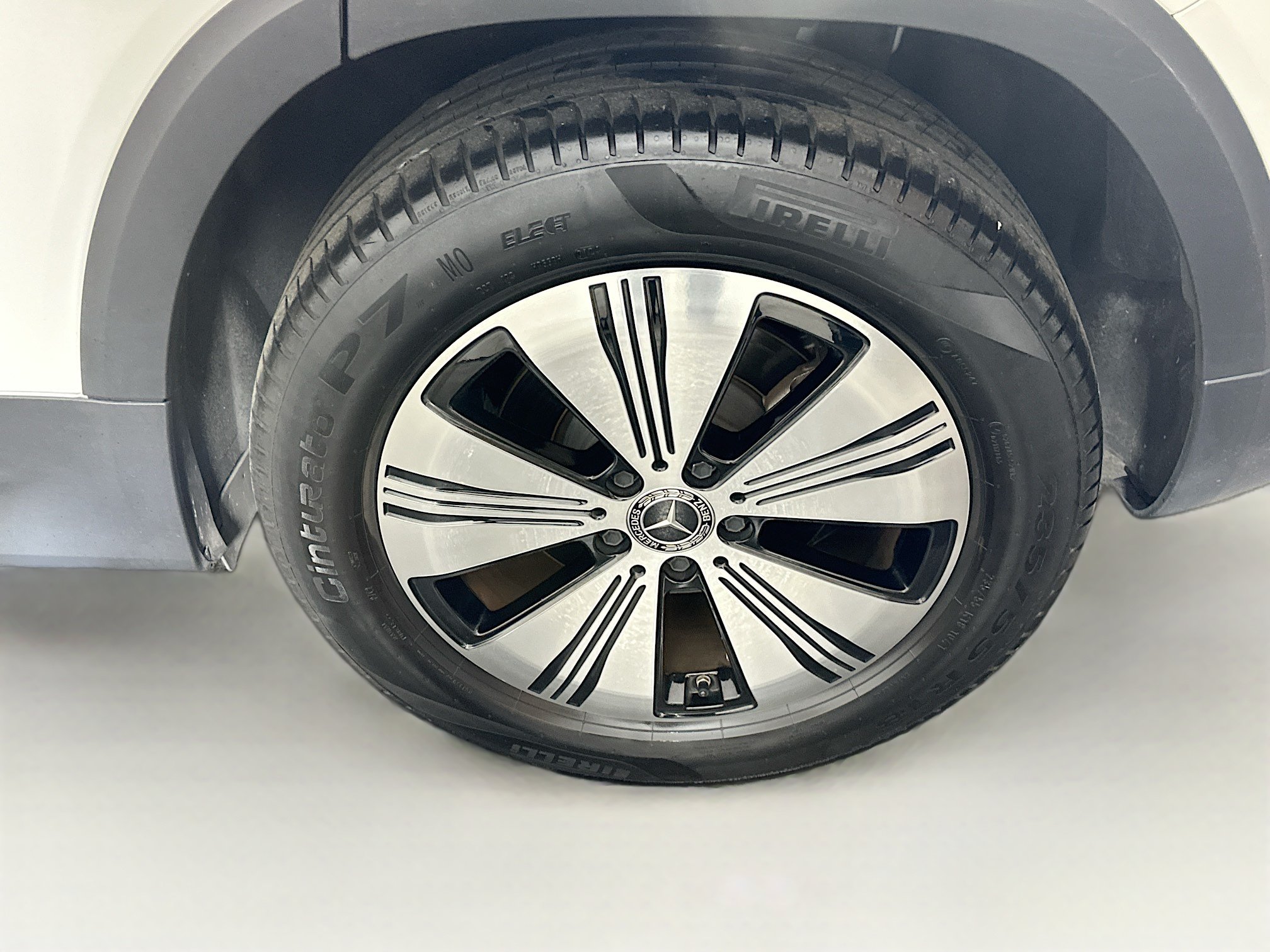 Used 2024 Mercedes-Benz EQB 250+ image 11