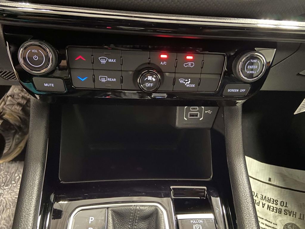 New 2026 Jeep Compass Latitude image 17