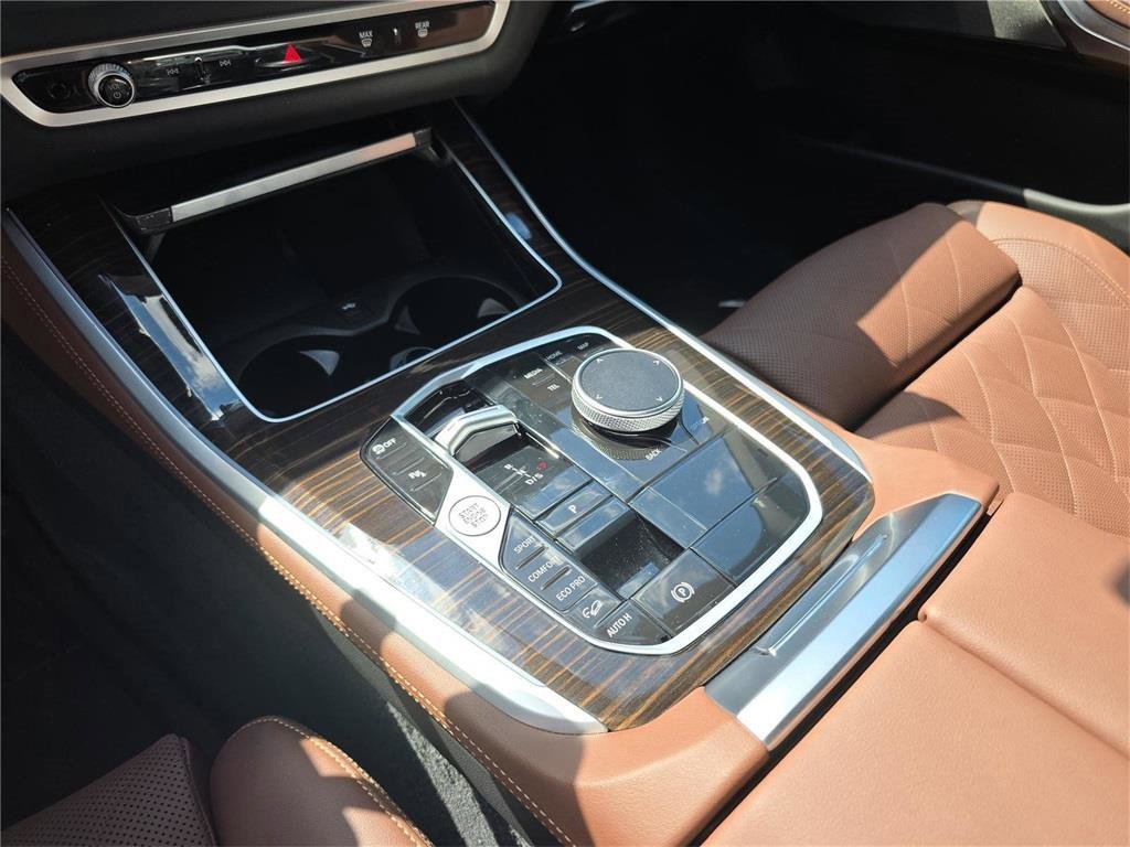 Used 2025 BMW X5 xDrive40i w/ Climate Comfort Package image 32