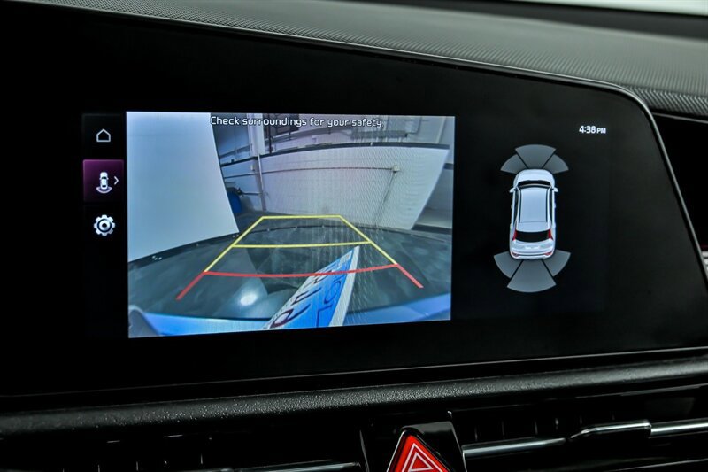 Used 2023 Kia Niro SX Touring FWD image 27