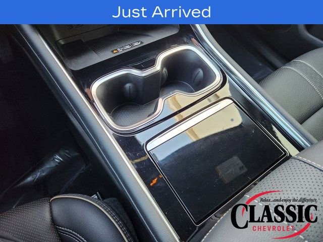 Used 2025 Chevrolet Traverse High Country image 32