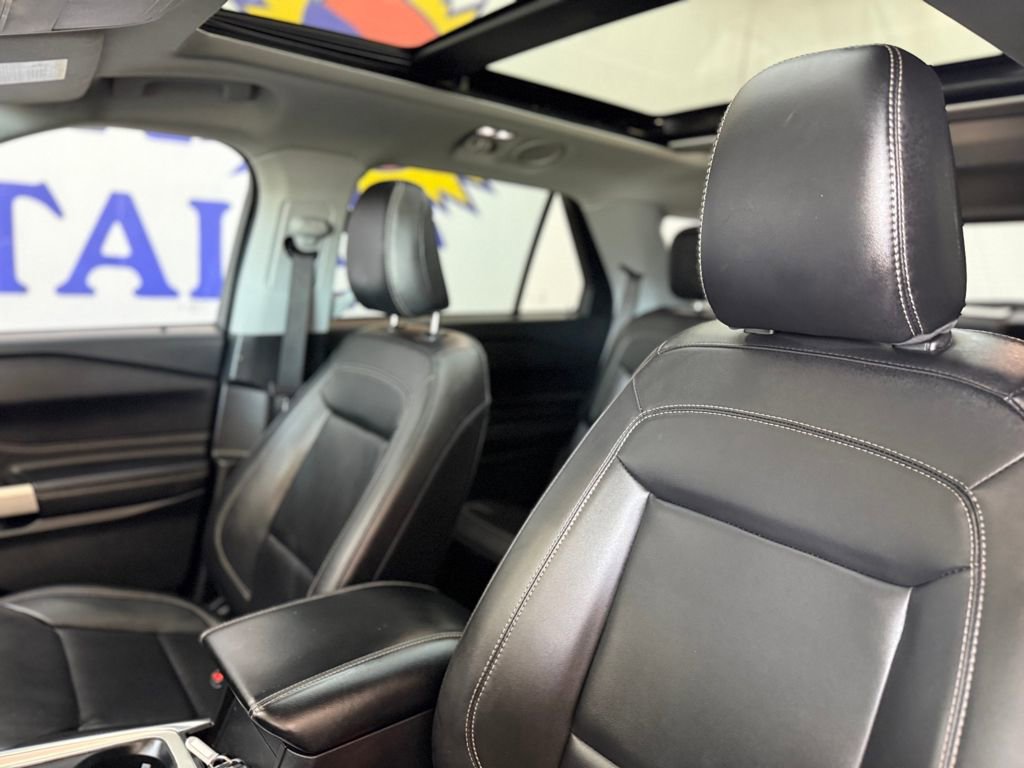 Used 2023 Ford Explorer XLT w/ Equipment Group 202A image 9